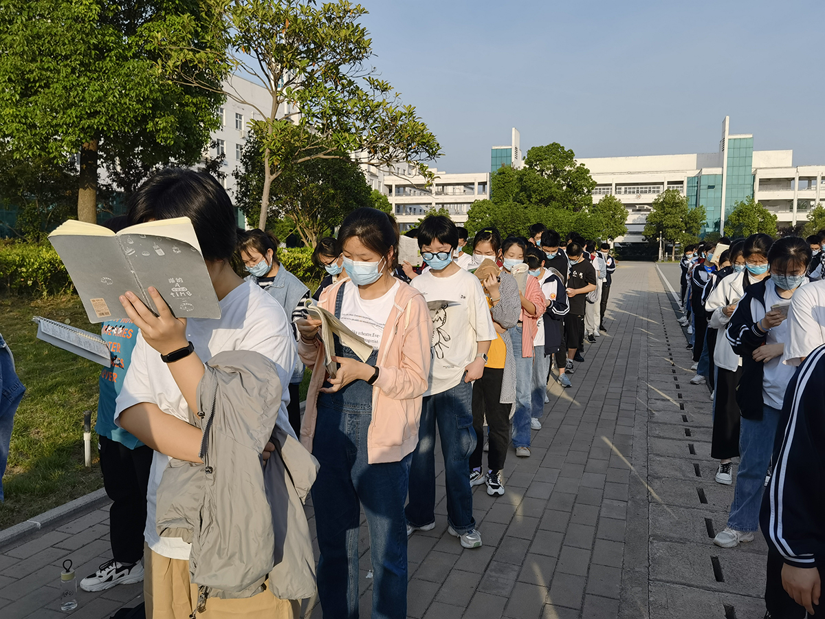 高三二部3001班 (3).jpg